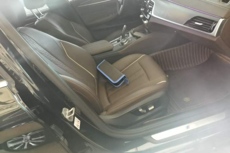 Used BMW 5 Series 2023 530Li Leading Model M Sport Package Right Front Seat