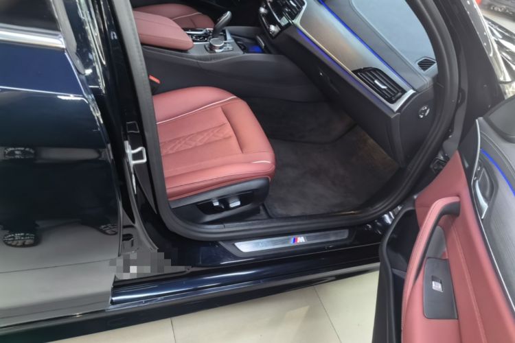 Used BMW 5 Series 2023 530Li Leading Model M Sport Package Right Front Seat