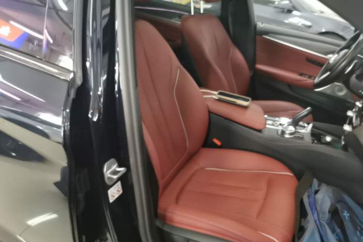 Used BMW 5 Series 2023 530Li Leading Model M Sport Package Right Front Seat