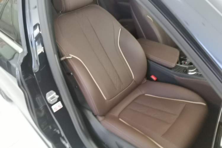 Used BMW 5 Series 2023 530Li Leading Model M Sport Package Right Front Seat