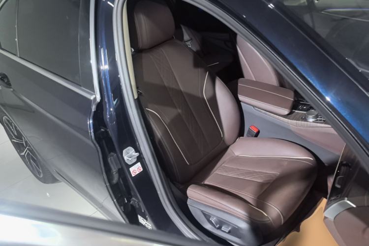 Used BMW 5 Series 2023 530Li Leading Edition Luxury Package Right Front Seat