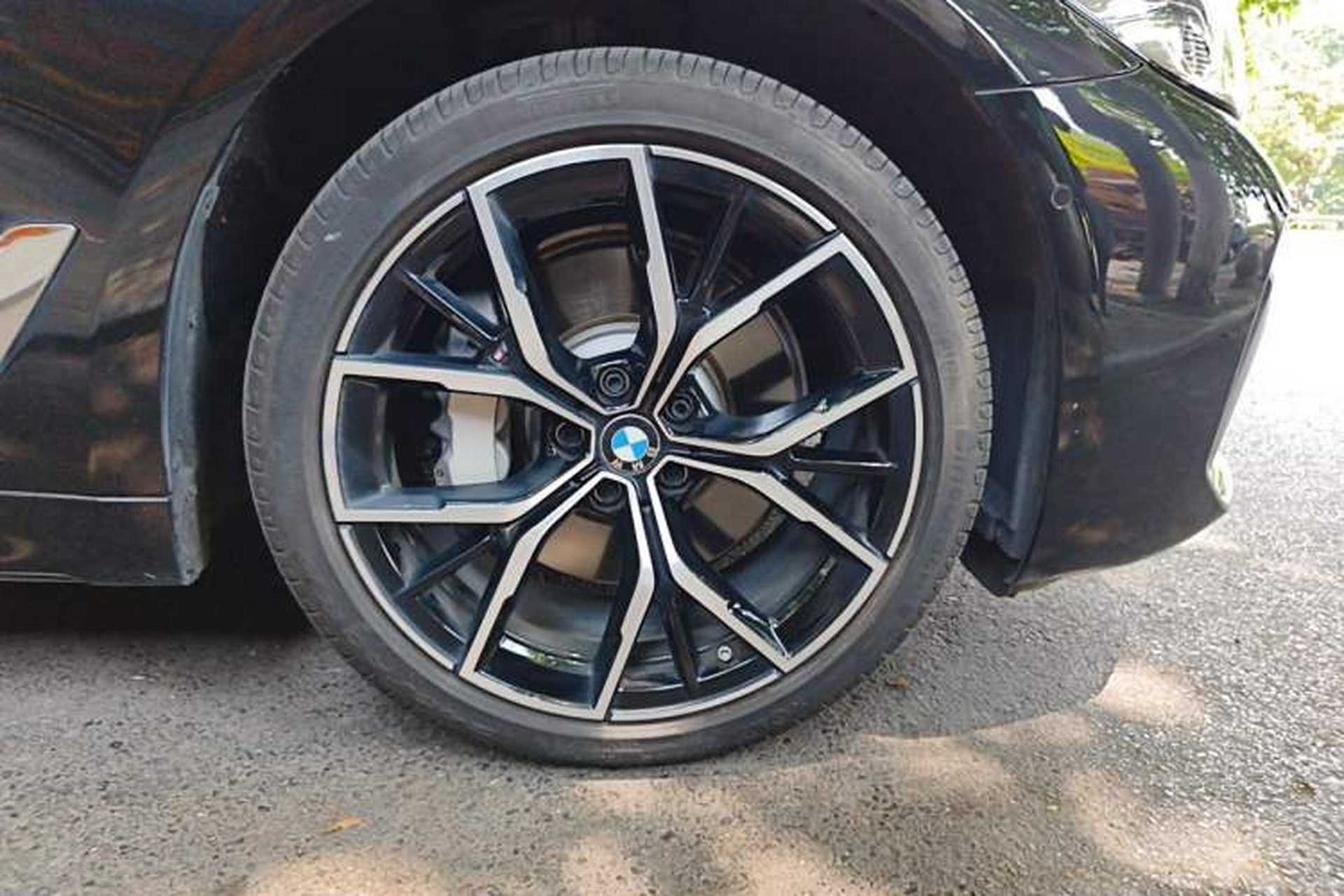 Used BMW 5 Series 2023 530Li Luxury Edition M Sport Package Right Front Wheel Hub