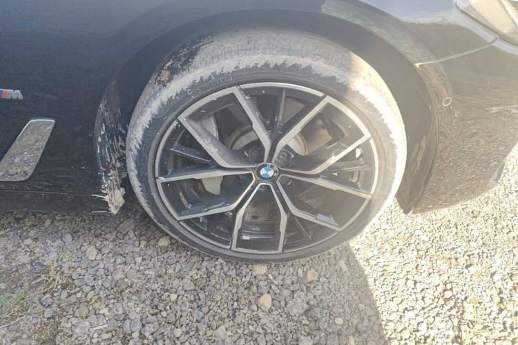 Used BMW 5 Series 2023 530Li Luxury Edition M Sport Package Right Front Wheel Hub