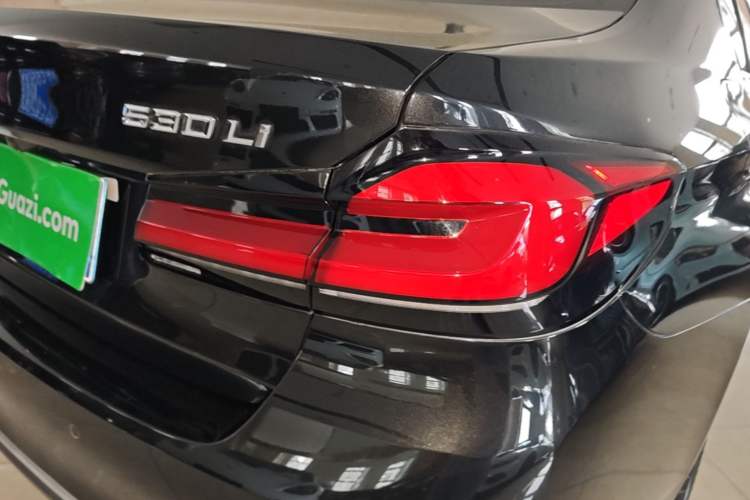 Used BMW 5 Series 2023 530Li Leading Edition Luxury Package Right Rear Taillight