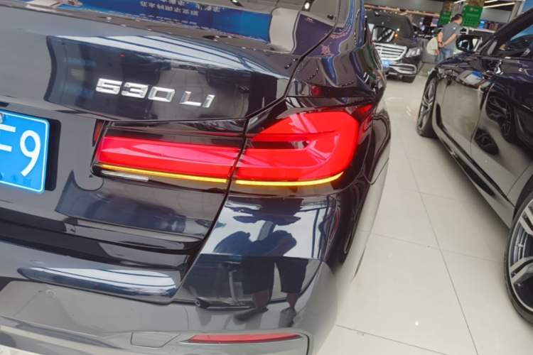 Used BMW 5 Series 2023 530Li Leading Model M Sport Package Right Rear Taillight