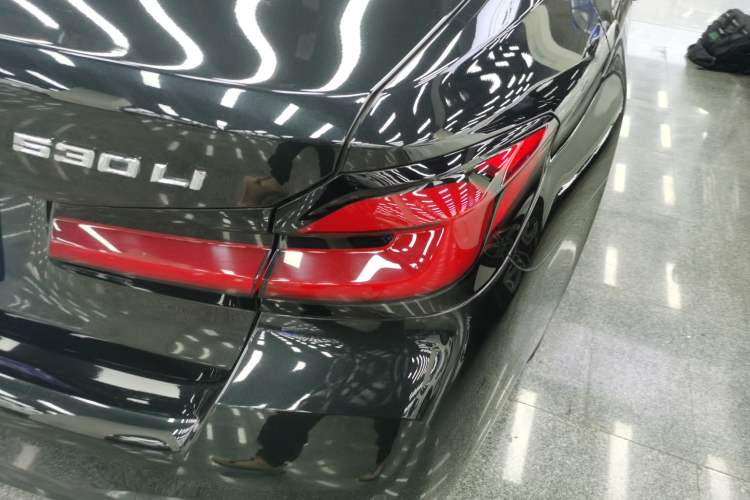 Used BMW 5 Series 2023 530Li Luxury Edition M Sport Package Right Rear Taillight