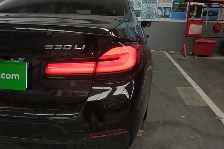 Used BMW 5 Series 2023 530Li Leading Model M Sport Package Right Rear Taillight