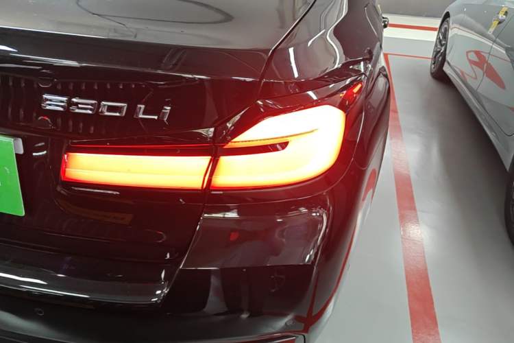 Used BMW 5 Series 2023 Restyled 530Li Leading Edition M Sport Package Right Rear Taillight