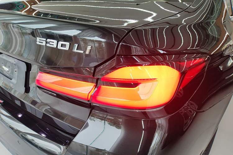 Used BMW 5 Series 2023 530Li Luxury Edition M Sport Package Right Rear Taillight