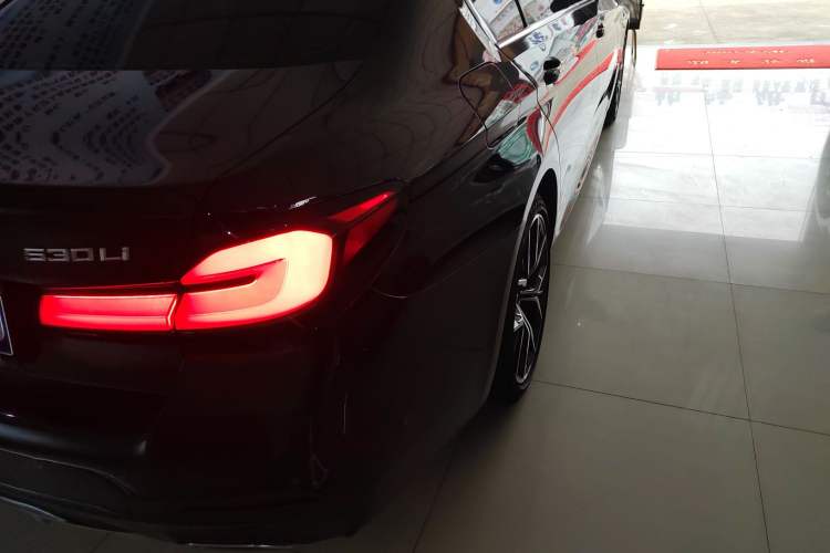 Used BMW 5 Series 2023 530Li Luxury Edition M Sport Package Right Rear Taillight