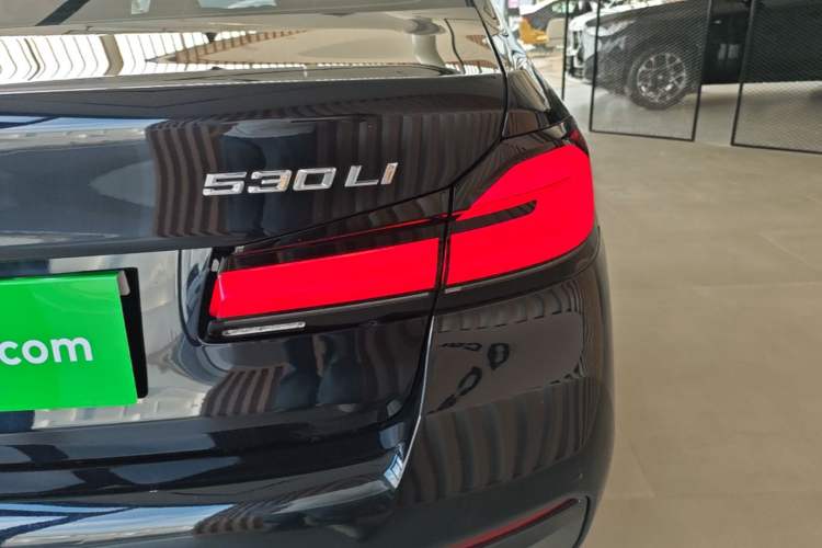 Used BMW 5 Series 2023 Restyled 530Li Leading Edition M Sport Package Right Rear Taillight