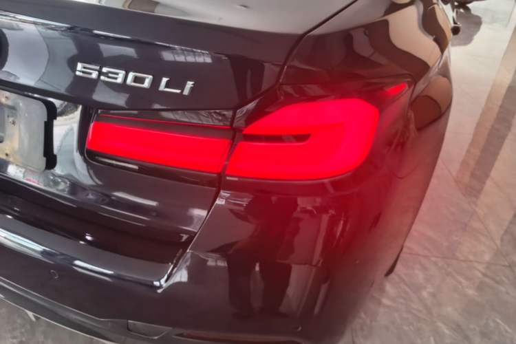 Used BMW 5 Series 2023 530Li Leading Model M Sport Package Right Rear Taillight
