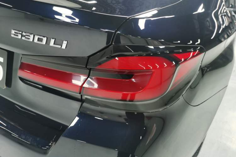 Used BMW 5 Series 2023 530Li Luxury Edition M Sport Package Right Rear Taillight