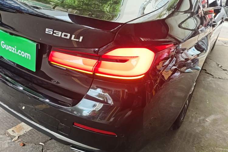 Used BMW 5 Series 2023 530Li Leading Edition Luxury Package Right Rear Taillight