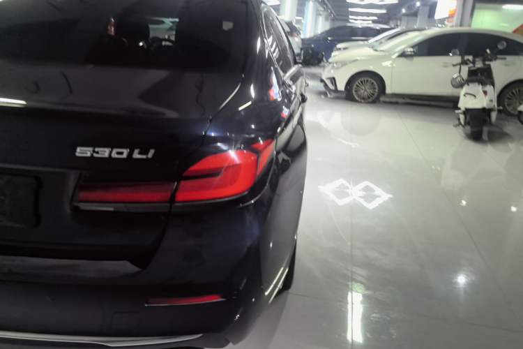 Used BMW 5 Series 2023 530Li Leading Edition Luxury Package Right Rear Taillight