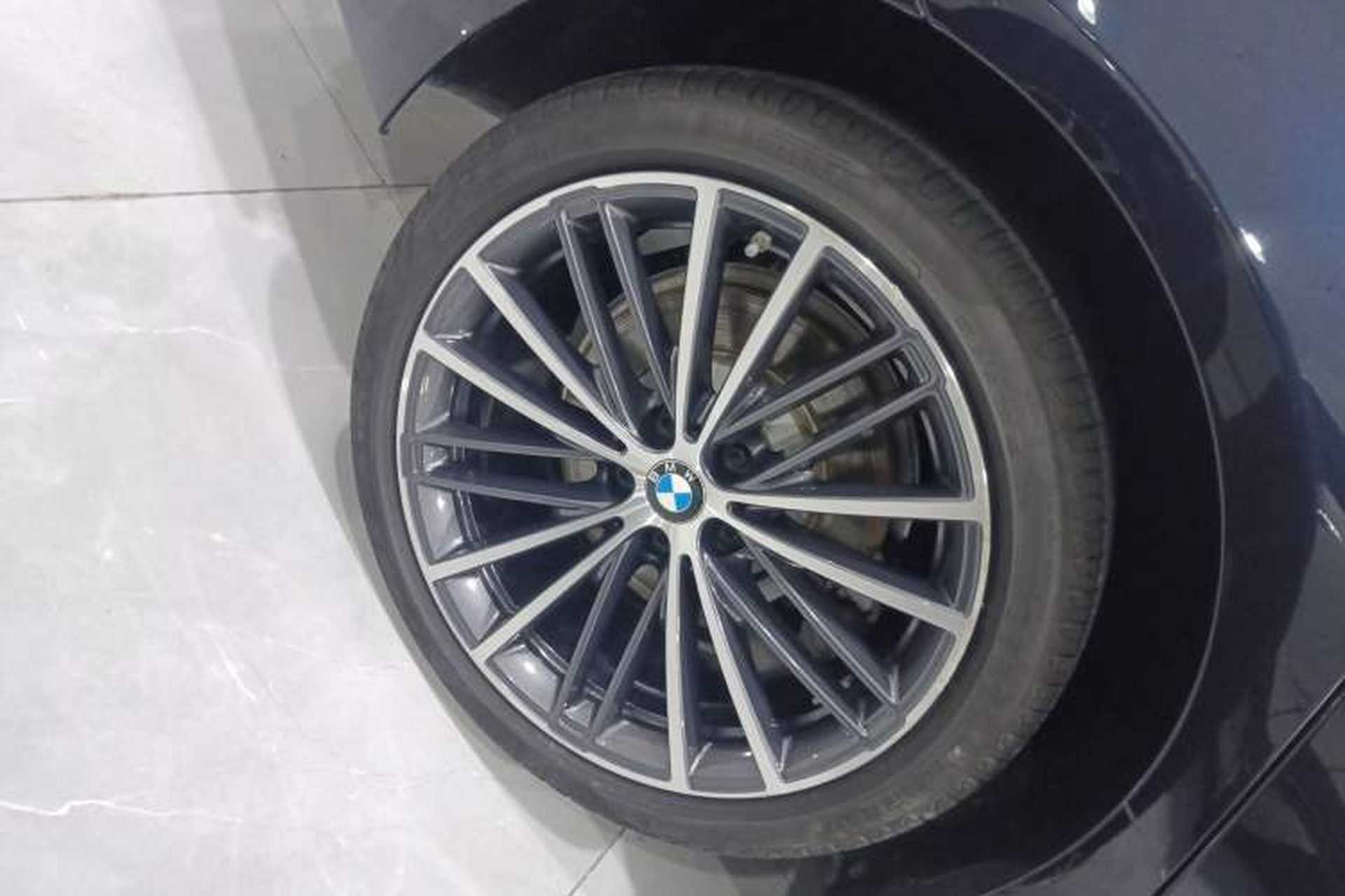 Used BMW 5 Series 2023 530Li Leading Model M Sport Package Right Rear Wheel Hub