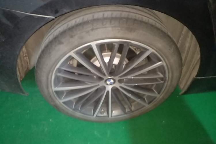 Used BMW 5 Series 2023 530Li Leading Model M Sport Package Right Rear Wheel Hub