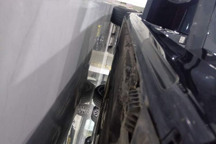 Used BMW 5 Series 2023 530Li Leading Model M Sport Package Right Side Sill