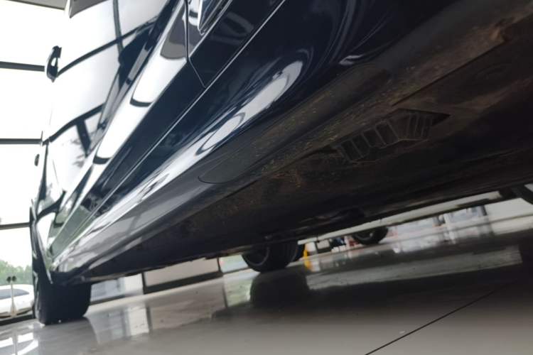 Used BMW 5 Series 2023 530Li Leading Model M Sport Package Right Side Sill
