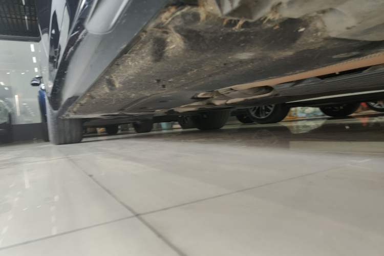 Used BMW 5 Series 2023 530Li Leading Model M Sport Package Right Side Sill