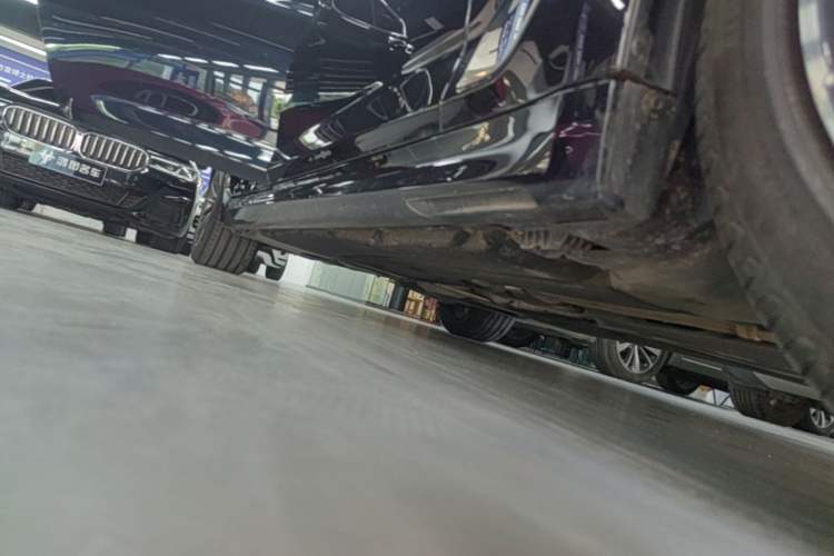 Used BMW 5 Series 2023 Restyled 530Li Leading Edition M Sport Package Right Side Sill