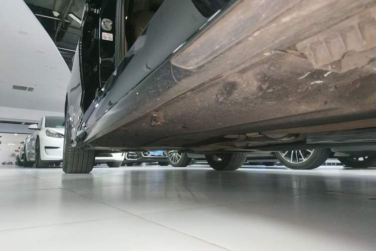 Used BMW 5 Series 2023 530Li Leading Edition Luxury Package Right Side Sill