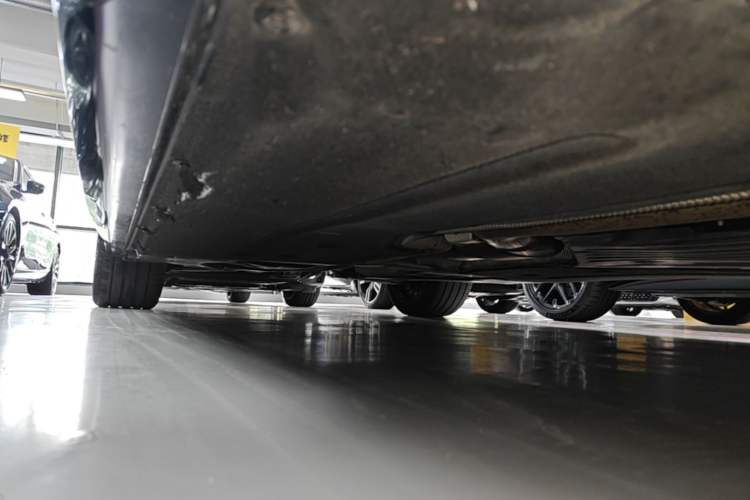 Used BMW 5 Series 2023 Restyled 530Li Leading Edition M Sport Package Right Side Sill