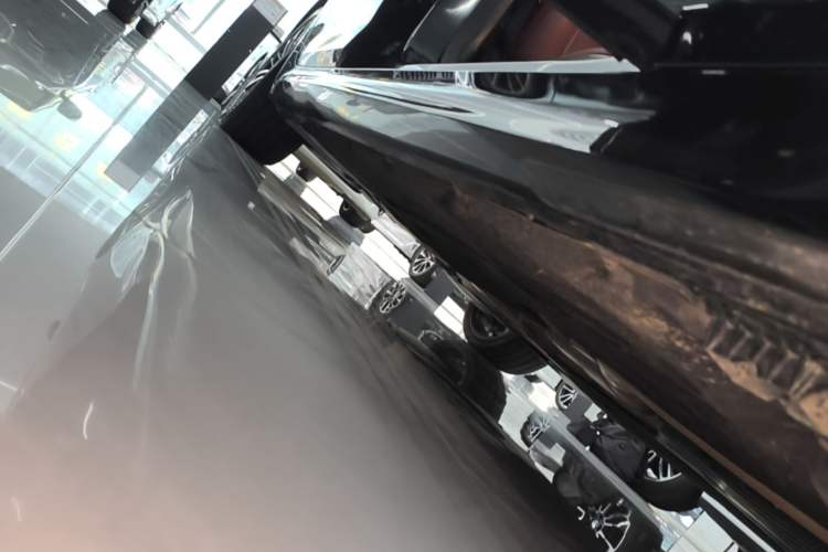 Used BMW 5 Series 2023 530Li Leading Model M Sport Package Right Side Sill