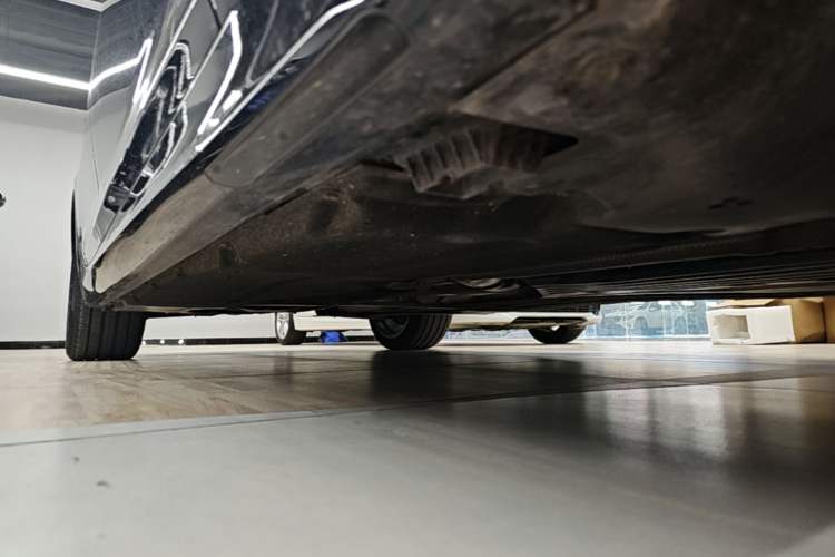 Used BMW 5 Series 2023 530Li Leading Model M Sport Package Right Side Sill
