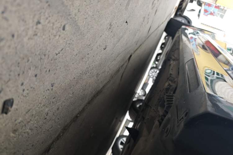 Used BMW 5 Series 2023 530Li Leading Edition Luxury Package Right Side Sill
