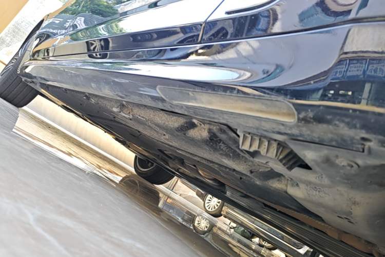 Used BMW 5 Series 2023 530Li Leading Model M Sport Package Right Side Sill