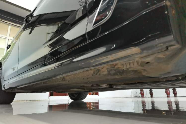 Used BMW 5 Series 2023 530Li Leading Model M Sport Package Right Side Sill