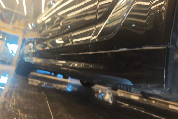 Used BMW 5 Series 2023 530Li Leading Model M Sport Package Right Side Sill