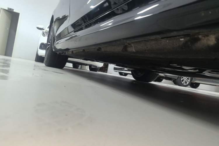 Used BMW 5 Series 2023 530Li Leading Model M Sport Package Right Side Sill