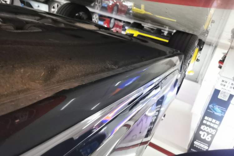 Used BMW 5 Series 2023 530Li Leading Model M Sport Package Right Side Sill