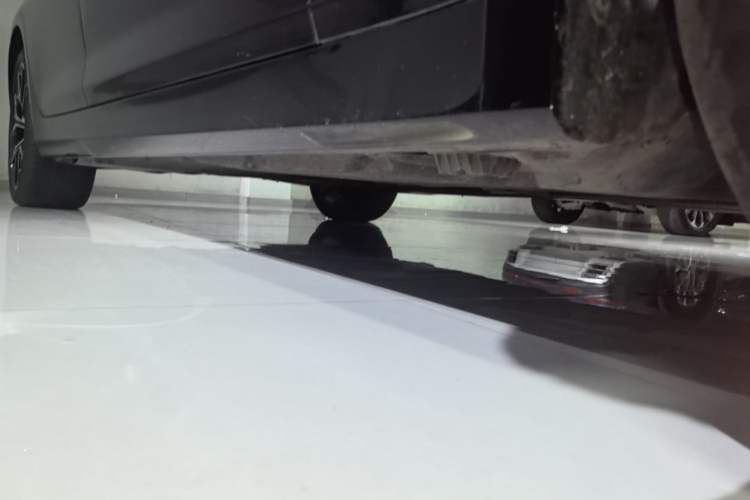 Used BMW 5 Series 2023 530Li Leading Edition Luxury Package Right Side Sill