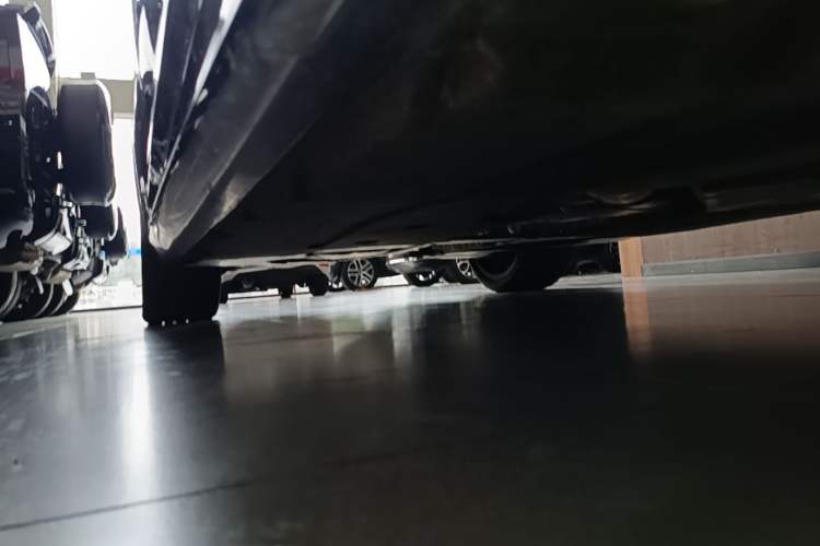 Used BMW 5 Series 2023 530Li Luxury Edition M Sport Package Right Side Sill