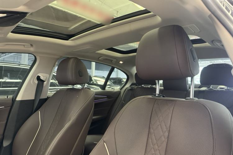Used BMW 5 Series 2023 530Li xDrive Luxury Package Roof