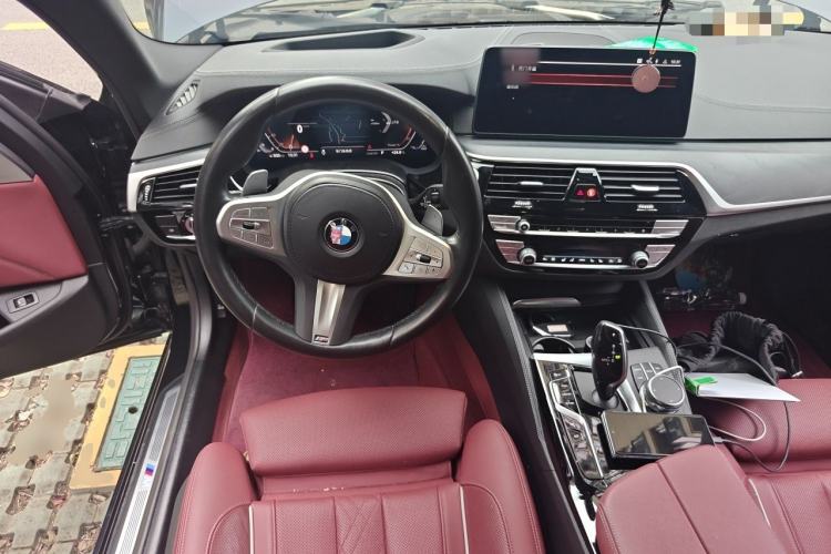 Used BMW 5 Series 2023 530Li Luxury Edition M Sport Package Steering Wheel