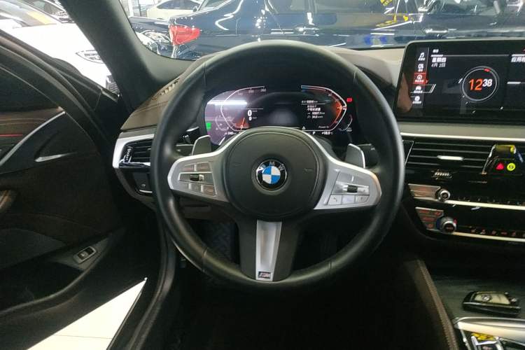 Used BMW 5 Series 2023 530Li Leading Model M Sport Package Steering Wheel
