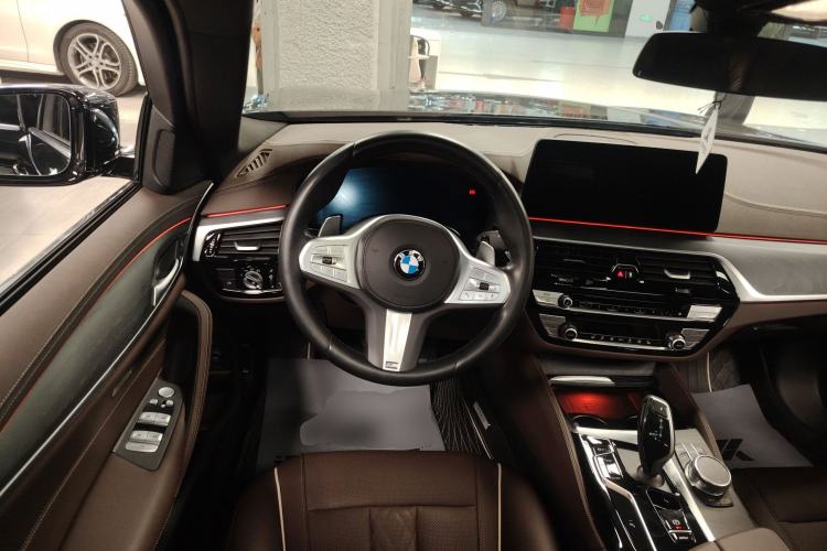Used BMW 5 Series 2023 530Li Leading Model M Sport Package Steering Wheel