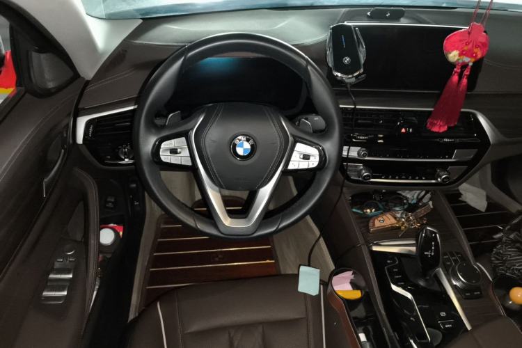 Used BMW 5 Series 2023 530Li Leading Edition Luxury Package Steering Wheel