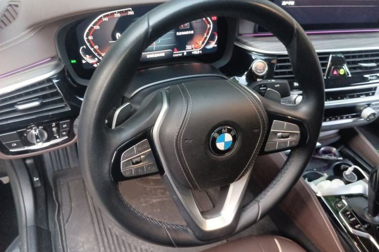 Used BMW 5 Series 2023 530Li xDrive Luxury Package Steering Wheel