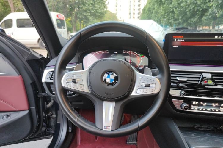 Used BMW 5 Series 2023 530Li Luxury Edition M Sport Package Steering Wheel