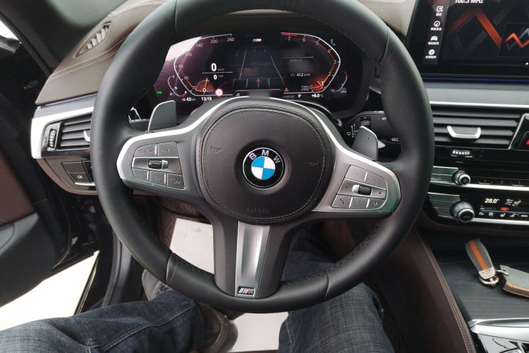 Used BMW 5 Series 2023 530Li Luxury Edition M Sport Package Steering Wheel
