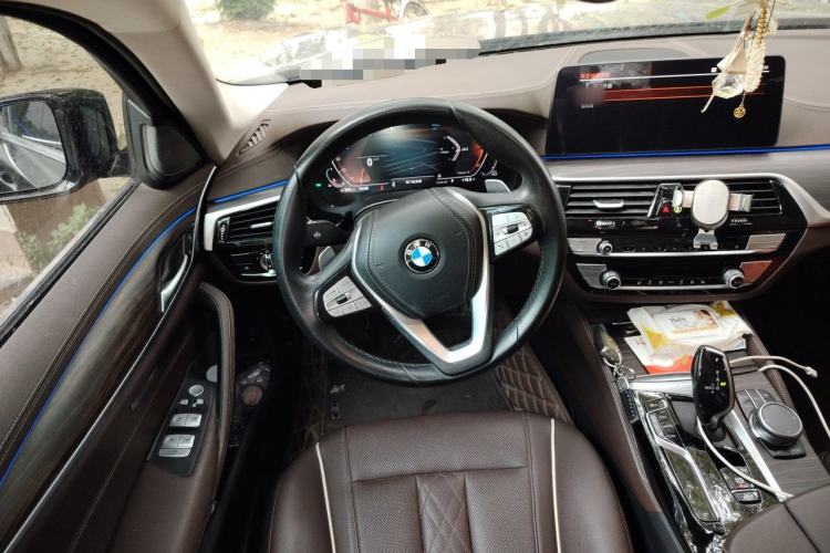 Used BMW 5 Series 2023 530Li Leading Edition Luxury Package Steering Wheel