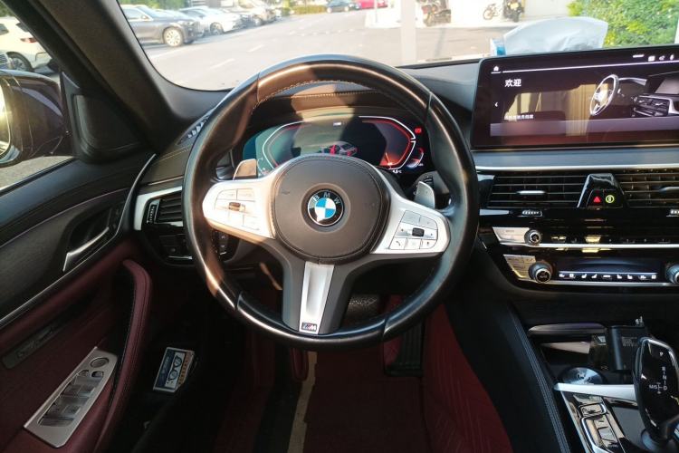 Used BMW 5 Series 2023 530Li Luxury Edition M Sport Package Steering Wheel