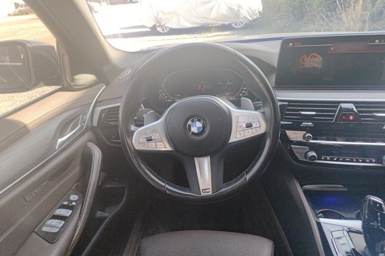 Used BMW 5 Series 2023 530Li Luxury Edition M Sport Package Steering Wheel