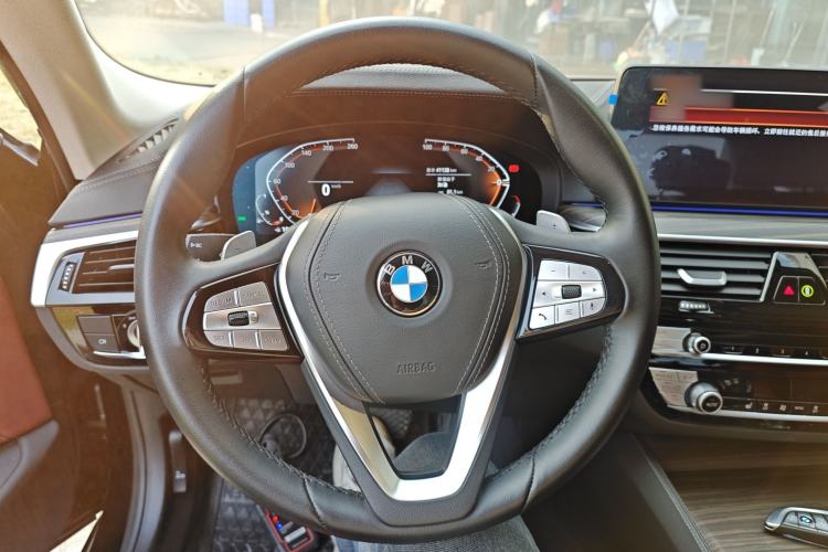 Used BMW 5 Series 2023 530Li Leading Edition Luxury Package Steering Wheel