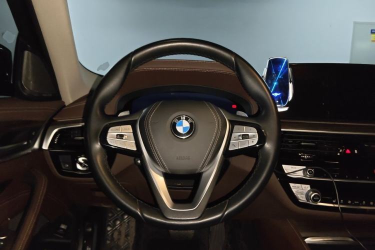 Used BMW 5 Series 2023 530Li Leading Edition Luxury Package Steering Wheel